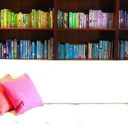 Litteraturenogl's profile picture. Livet & Litteraturen er en blogg hvor estetikk og opplysning går hånd i hånd. For alle som liker å lese og skrive!