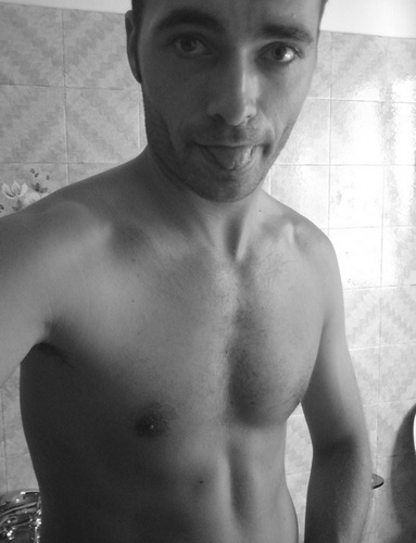 BieSseA's profile picture. * You shine a light
That ignites in me
And your the only one right now
who can save me
So come save me *