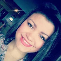 tô me afastando de tudo que me atrasa, me engana, me segura e me retém . Fui ser feliz e não volto !