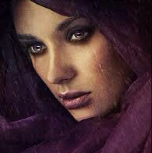 ThisisQueenLove's profile picture. جذوري في تُراب الارضِ ثارت 
    وعنواني بلاد الثائرين