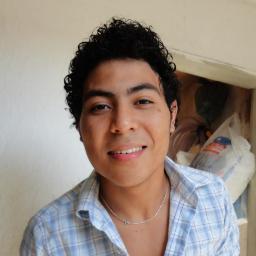 18 aninhos, capricorniano,possessivo, dramático, futuro contador e santista de coração !