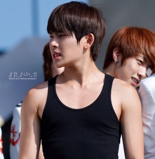 โฮย่า! เมนแดนเซอร์สุดหล่อหุ่นล่ำ!! #91lines ฟอลมานะครับ ผมจะพาออกกำลังกายบนเตียง(?) หึๆ -.,- ใครอยากโดนฉีดยา(?) ก็ฟอลแล้วทักมานะครับ ^.,^ อะคึอะคึ