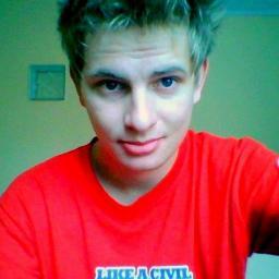 20 anos, peladeiro nos finais de semana, curso Eng. Civil na UNOCHAPECÓ, faço o melhor miojo do mundo, sou COLORADO, amo minha família!