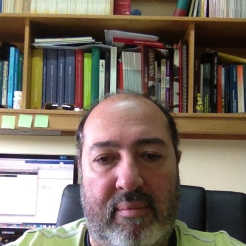 Yo soy un paleontólogo con tres décadas de experiencia en la investigación y la educación pública y el compromiso con su dimensión democrática y de igualdad soc