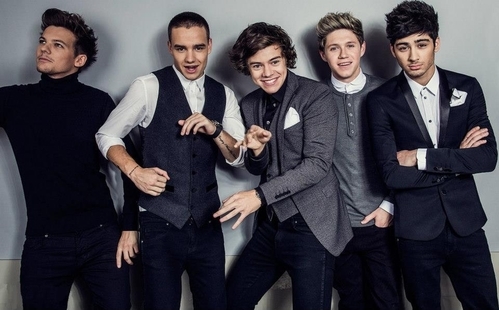 soy una fanatica de 1D T.W UnionJ y District3 si tu me sigues yo te sigo;]