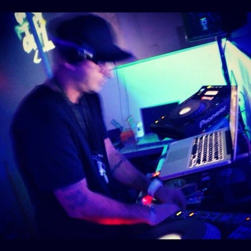 Founder & CEO of SYN RECORDS - DJ/Producer of ElectroHouse - Open for bookings, follow 4 follow. [SC] /JO3YDGTL [FB]@JO3YDGTL