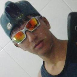 Nois mantêm a humildade, Mais nois sempe para tudo , E os zé povinho que olha , de longe diz que absurdo|TeeeeAmooo @Isaa_Silva04