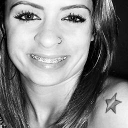 PriihNayara, Feliz, Ousada, humilde, &&' simpatica :$ ' ' Deus e minha familia acima de tudo ♥