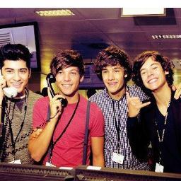 FANS DE ONE DIRECTION Y DE ¡ICARLY! ME GUSTA MUCHO JUGAR AL TENNIS Y SOY FELIZ ♥