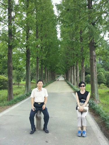 dhk5858's profile picture. 경기안양 사람답게 사는세상 사람이먼저다 친일 군부독재 세력 퇴진 조중동 폐간 침묵하는 언론과 왜곡하는 언론은 언론이 아니다 행동하는 양심 태초에 자연을 그대로 보존하자 자연사랑 인류사랑 새눌당 정권이 파혜쳐놓은 4대강을 자전거를타고 만나보고 있습니다