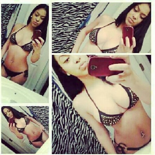 Follow Me .
°	Bisexual !
°	QUEEN G's Finest !
° ADDICTED TO PUSSY []