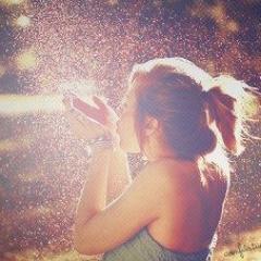 I am French-Directioner ! I llllovve One direction .... Follow me :D I love mode !