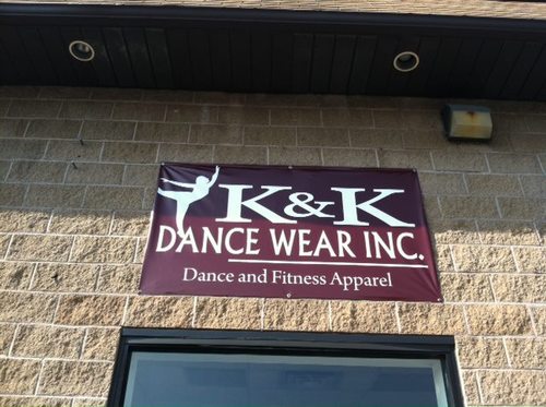 Specialize in dance apparel, as well as gymastics, cheer, skating and fitness.  Carry Bloch, Bodywrappers, Capezio, Leo, Sansha, and more.