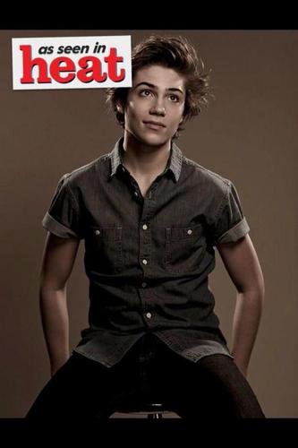 I am a huge Jcat and 3eek x .. I live in London, the Union J boys and District 3 boys ruined my life xx