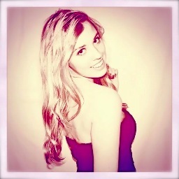 AlinaMhs's profile picture. 