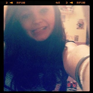 Frensh girl. Follow moi ; J'follow back si on me demande.  #Teamhazerka on est ensemble tavu!♥