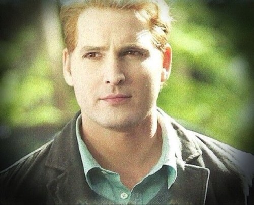 VeggieDrC's profile picture. Just your average vampire doctor trying to solve the mystery of my son, @MiniDrCullen. 18+ RP (Married to @MrsEsmeCullen 7/27/12)