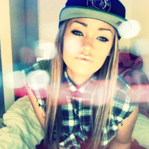 Nothings worth chasing but drinks and dreams ;*
