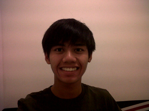 AhmadNazir18's profile picture. middle finger for u two