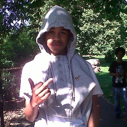 #ShoSeason :) MoneyMakerMarns ;)
follow me; i follow back..