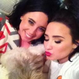 GERMAN LOVATICS ! :)
We love you Demi.
