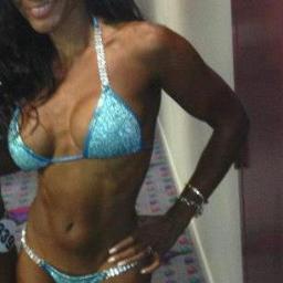 #Personal Trainer/#Bikini Competitor & #HealthyLiving #Poker Player . Either I'm in the gym, eating great #cleanfood or in a poker room! I am SHARKSTRONG!!