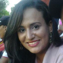 Sou um animal sentimental 
Me apego facilmente ao que desperta o meu desejo!!!