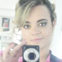 Meu nome é Jéssika e o apelido é felicidade. ;) //
Nunca perca a esperança, as coisas acontecem quando nós menos esperamos.