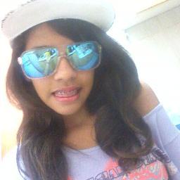 basta fechar os olhos e desfrutar da montanha-russa que é a vida :) x Zayn !