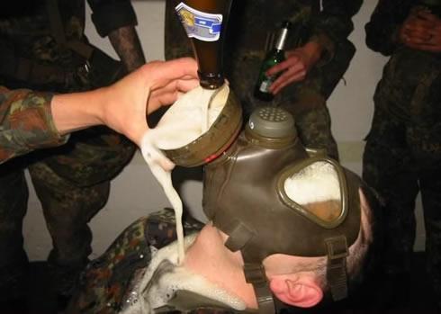 NO QUIERO SER OTRA CUENTA DE FANTOCHES QUE FINGEN TOMAR MUCHO PARA CONVIVIR. cuando sea grande quiero ser como Felipe Calderon y Jose alfredo jimenez