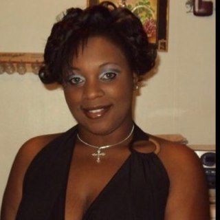 ladymac102003's profile picture. 