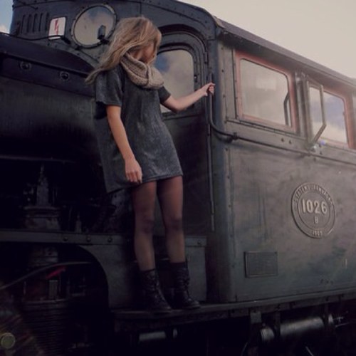 Making, RTing and promoting follow trains. Follow my boarders!!