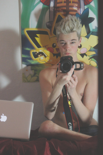 They call me Phoenix. I'm 17 years old and I'm the son of Scooter Braun. I live with him but he's not in charge of me. I'm gay and I do what I want. [FL/RP]