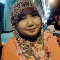 . . hey there !
. . im e-mah . nineteen . want no me more ? just tweet2 okay :DD
. . or add my fb the_silentemah@yahoo.com . my ninckname e-mah sidik .