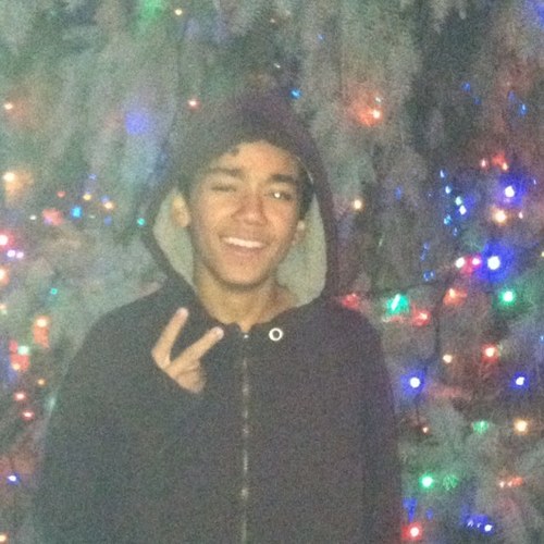 Love for my family and friends #teamliteskin #teamcollins #teamjesus #teamiphone
 follow me