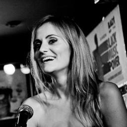 Sí a todo. Cantante e intérprete de cosas y creadora de momentos en @montaunnumerito
