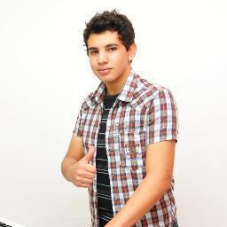 Eu sou o Netinho Teclas, Tecladista, Dj, Vj e Produtor Musical !!!
Contato.: (32) 9975-6934