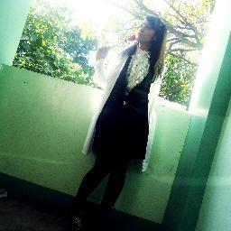 i'm pretending that i'm not. Whatever.
well . I'm nice.. :D
