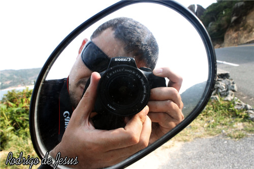 Um Mero estudante de Fotografia e Designer que AMA mto sua Familia e ta na batalha pra conseguir seu LUGAR AO SOL!