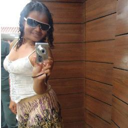 Sou uma pessoa muito objetiva, concreta, e realista no que procuro ter pra mim. Sou amiga de tdos, porém aqueles que me ODEIA kkkk só lamento.