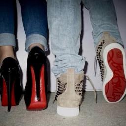 FashionCloset01's profile picture. Provider of all things designer.
Simply message or send a picture of the fashion item you would like.