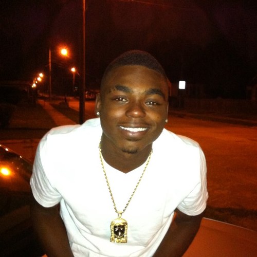 Artist/song writer. mention me for a follow back/ Mention me for a follow back! #teamTaken