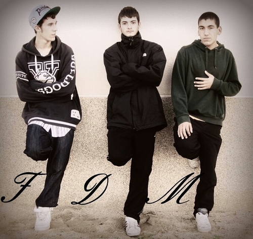 Desde aqui podras enterarte de todo lo nuevo de @NeiCarpe @AitorHardParty @BrianFDM .