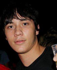 Quando eu me pergunto quem sou eu, sou o que pergunta ou o que não sabe a resposta?