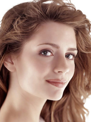 gdogtailc's profile picture. a happy girl!