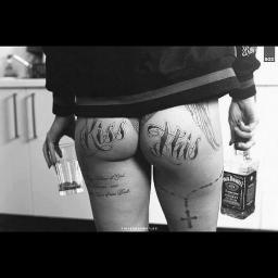 THEAusfluss's profile picture. bite me