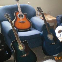 Liverpool fan, guitar enthusiast (listening at least) movie buff and al-lround good egg!