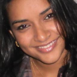 Alegre,
Descolada e
atrevida.
Eu gosto de curtir a vida.
Sou antenada, tudo me interessa.
E na hora de me divertir, não tenho pressa.