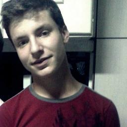 Tenho 15 anos, sou Flamenguista, sou Hetéro, não tenho preconceito porque meus amigos são todos gays e msm assim gosto deles e falo palavrão mesmo filho da puta