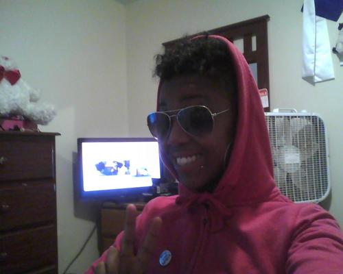its mz jhade babii .._mzbadazz_.. i smoke so many trees dhat i have splinters in my toaster.!!* no need fa frens ..fuk frens..frens turn into bustas.!!**